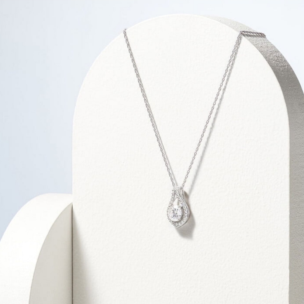 GRA Certified 1Ct Moissanite Necklace.925 Sterling Silver 18K Gold Plated. - Picture 4 of 9